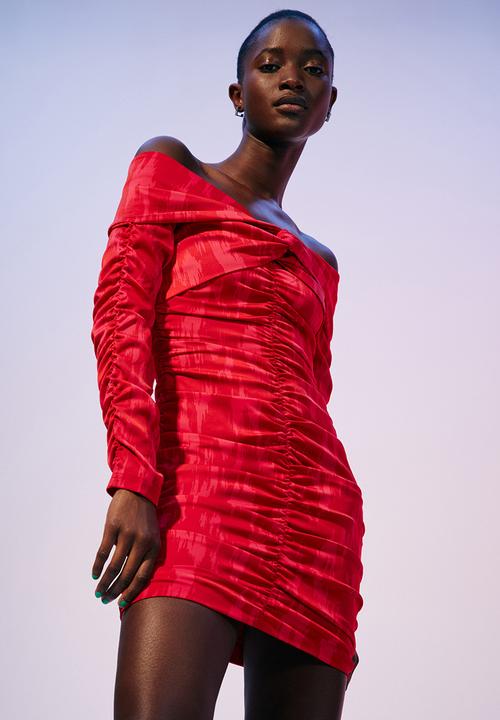 H&M - Off-the-shoulder gathered dress - Red/patterned