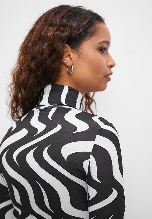 Superbalist - Printed poloneck tee - black & white