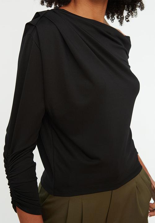 Trendyol - Boat neck flowy knitted blouse - black