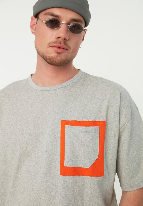 Trendyol - Pocket print T-shirt - grey