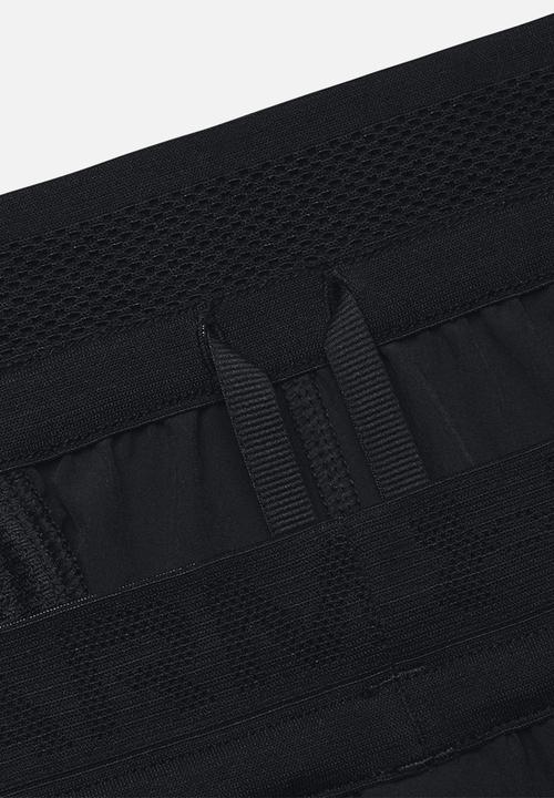 Under Armour - Ua peak woven shorts - black