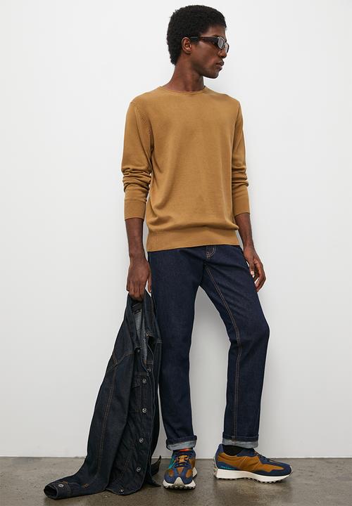 Superbalist - Slim fit l/s crew neck knit - burnt brick