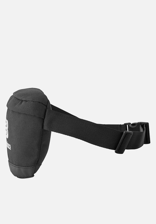 New Balance  - Nb essentials waistpack - black/white