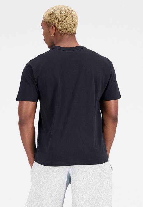 New Balance  - Nb essentials essentials re-imagined graphic tee - black