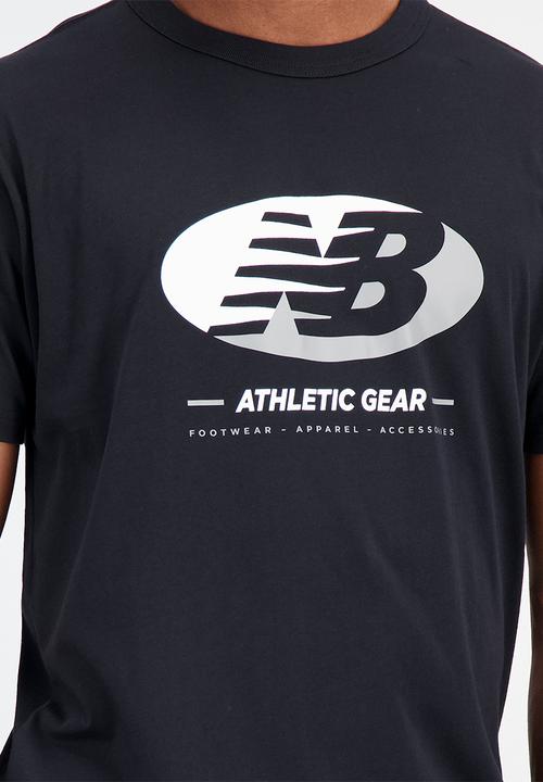 New Balance  - Nb essentials essentials re-imagined graphic tee - black