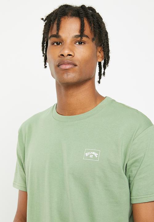Billabong  - Stacked arch short sleeve - sage