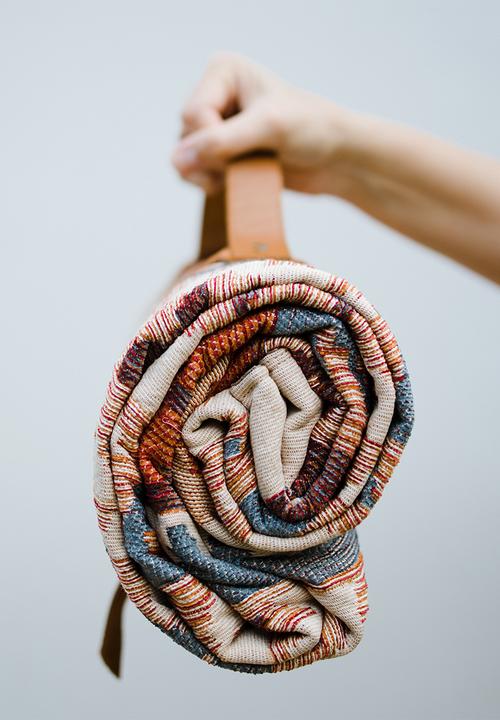 Ecru - Picnic kelim - clay