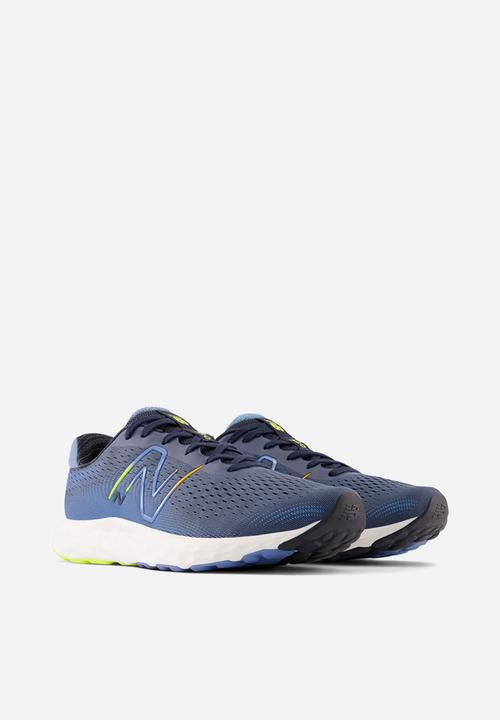 New Balance  - 520 V8 