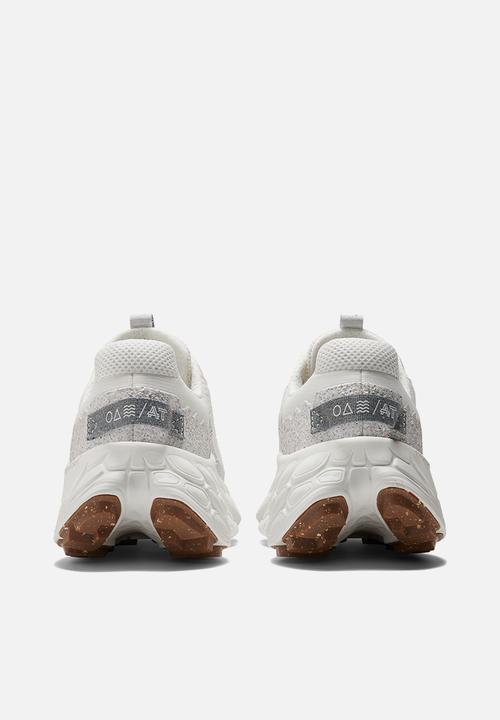 New Balance  - Fresh Foam x More Trail V3 