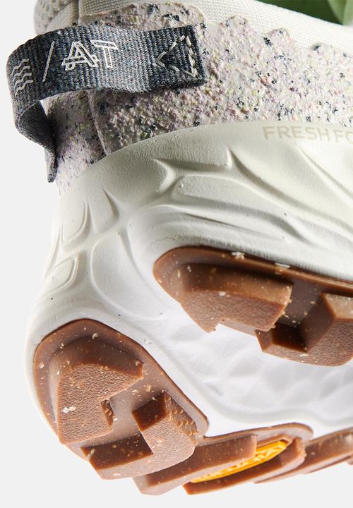 New Balance  - Fresh Foam x More Trail V3 