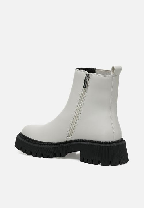 Nine West - Busen chelsea boot - off white