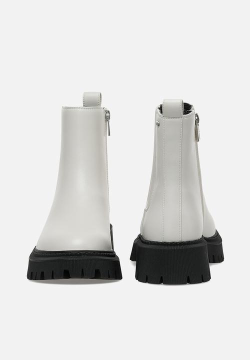 Nine West - Busen chelsea boot - off white