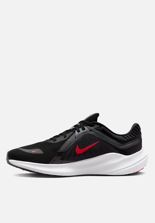 Nike - Quest 5