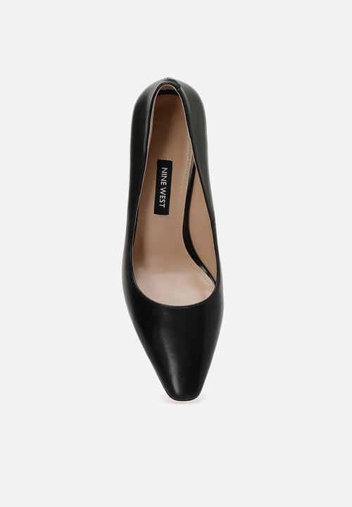 Nine West - Ecrina court heel - black