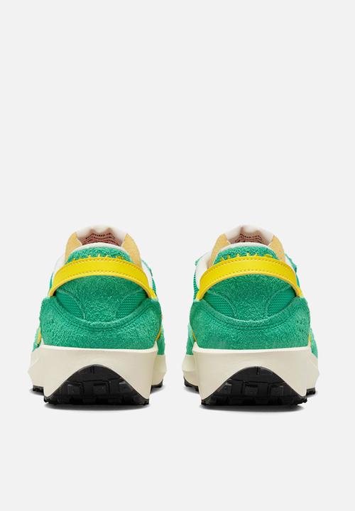 Nike - Waffle Debut