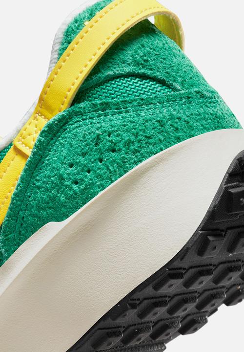 Nike - Waffle Debut