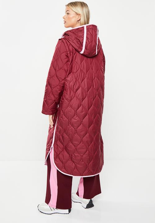 Me&B - Maxi puffer with detachable sleeves - burgundy & pink