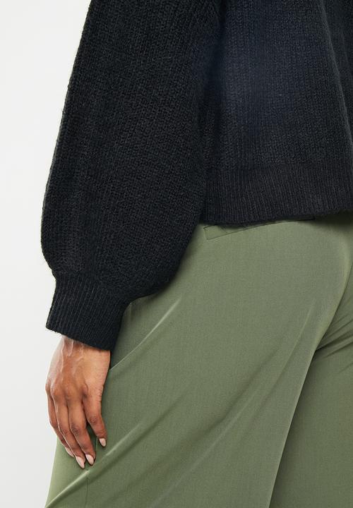 Cotton On - Plus blondie rib collar pullover - black
