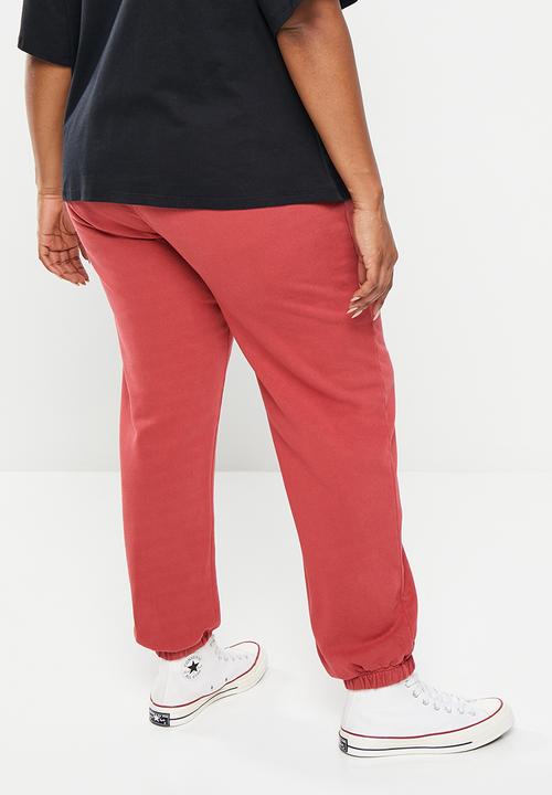 Cotton On - Plus classic washed trackpant - washed red