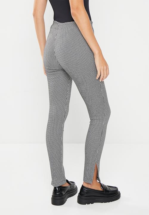Me&B - Houndstooth Slit flare knit tregging - black & white