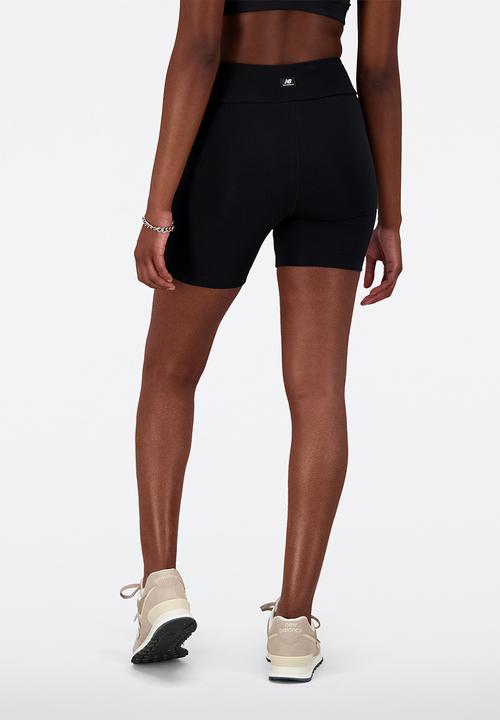 New Balance  - Nb essentials essentials re-imagined fitted short - black