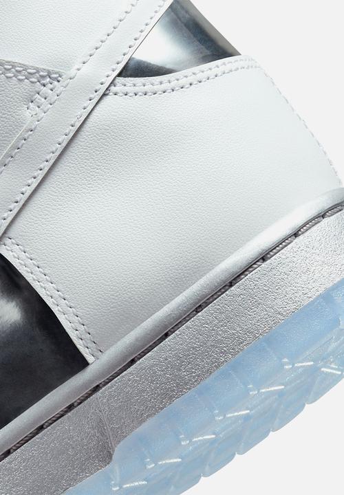 Nike - Dunk High SE