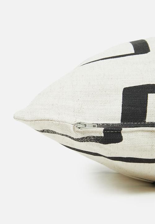 Sixth Floor - Kira cushion cover - black