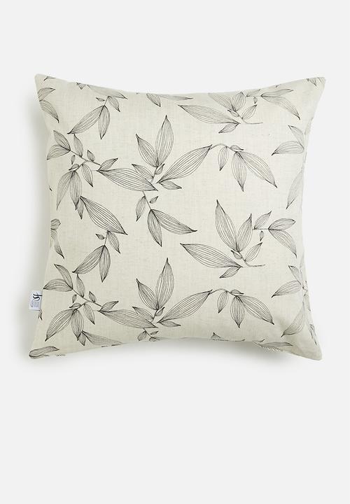 Sixth Floor - Sato cushion cover - black & neutral 
