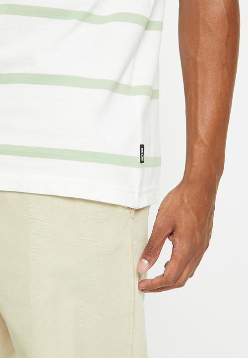 Only & Sons - Onsharry relaxed skate stripe short sleeve tee - white