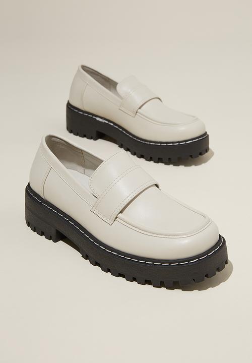 Cotton On - Lauren lug sole loafer - ecru 