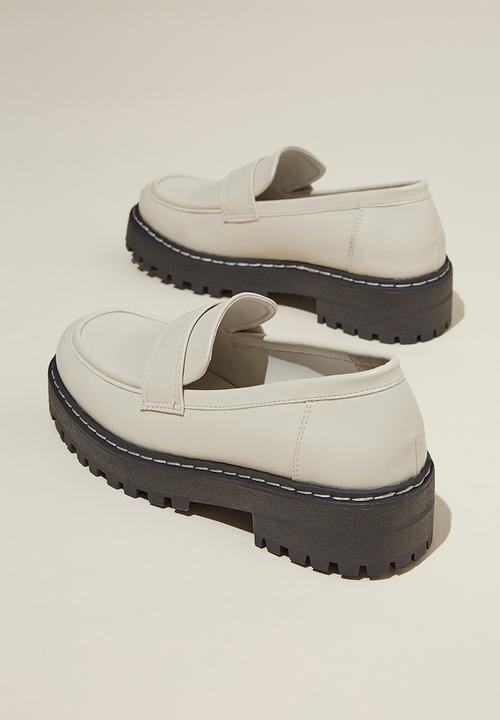 Cotton On - Lauren lug sole loafer - ecru 