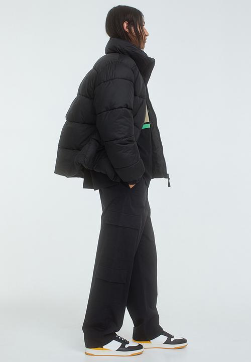 H&M - Loose fit cargo trousers - black
