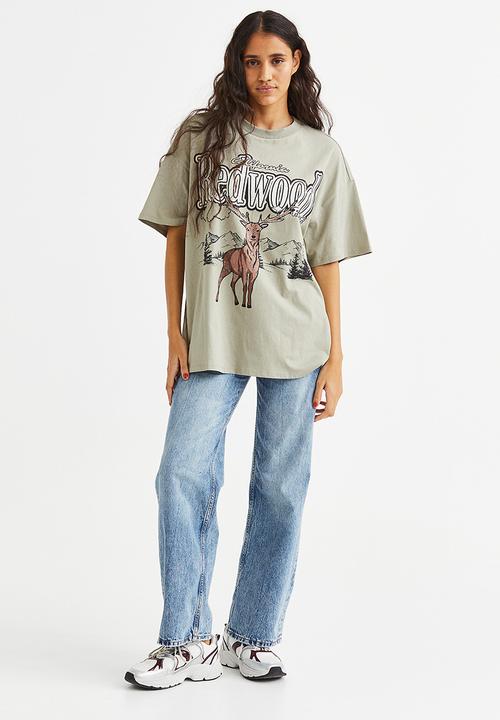 H&M - Oversized printed T-shirt - light khaki green/redwood
