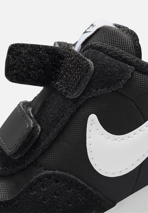 Nike - Nike MD Valiant