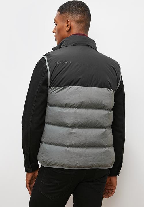 Lark & Crosse - Mason sleeveless colourblock puffer jacket - black & grey