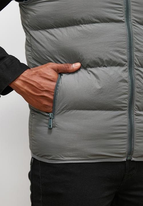 Lark & Crosse - Mason sleeveless colourblock puffer jacket - black & grey