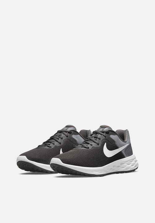 Nike - Revolution 6 next nature
