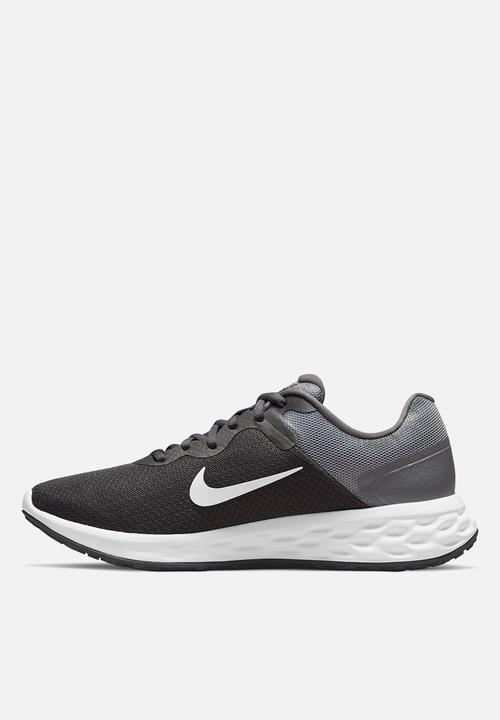 Nike - Revolution 6 next nature