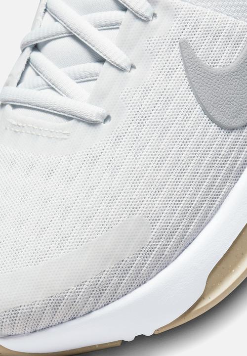 Nike - Air Zoom Bella 6 premium