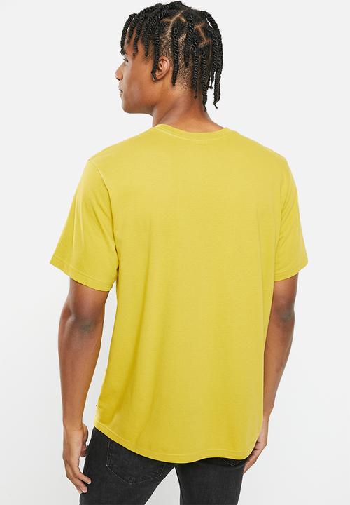 Levi’s® - Short sleeve relaxed fit tee poster color ext - gold