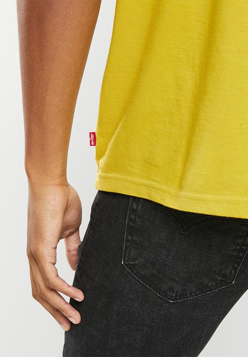Levi’s® - Short sleeve relaxed fit tee poster color ext - gold