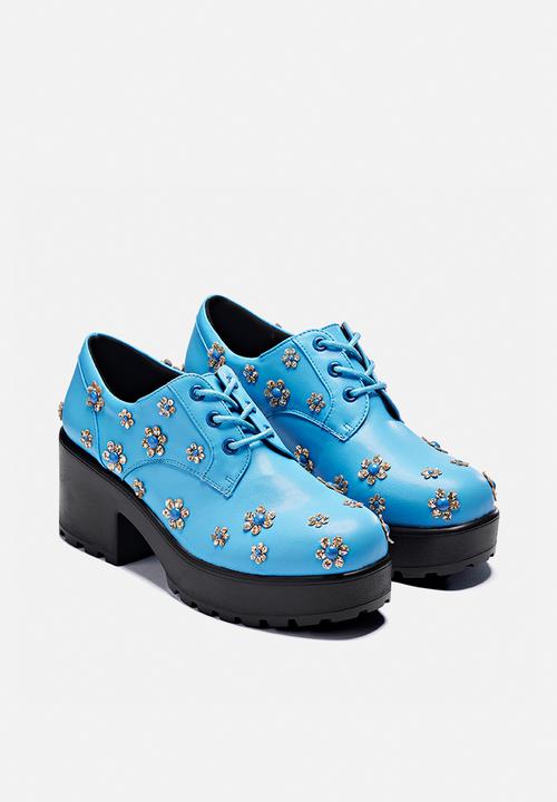Koi Footwear - A stolen bloom lace up - blue flowers