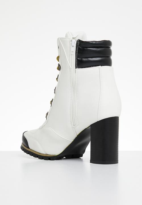 Footwork - Cello ankle boot - white