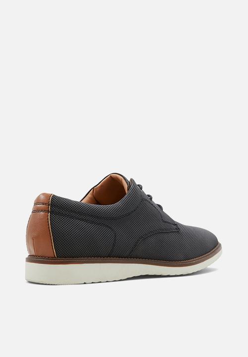 Call It Spring - Titus - black