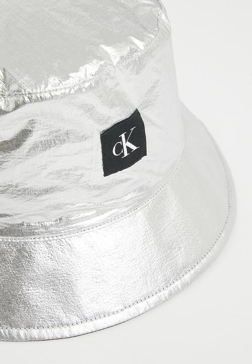 Calvin Klein - City nylon bucket hat - black/silver