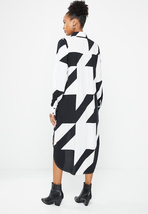Me&B - Curved hem shirt dress  - black & white
