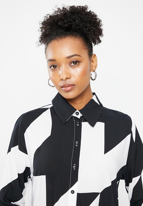 Me&B - Curved hem shirt dress  - black & white