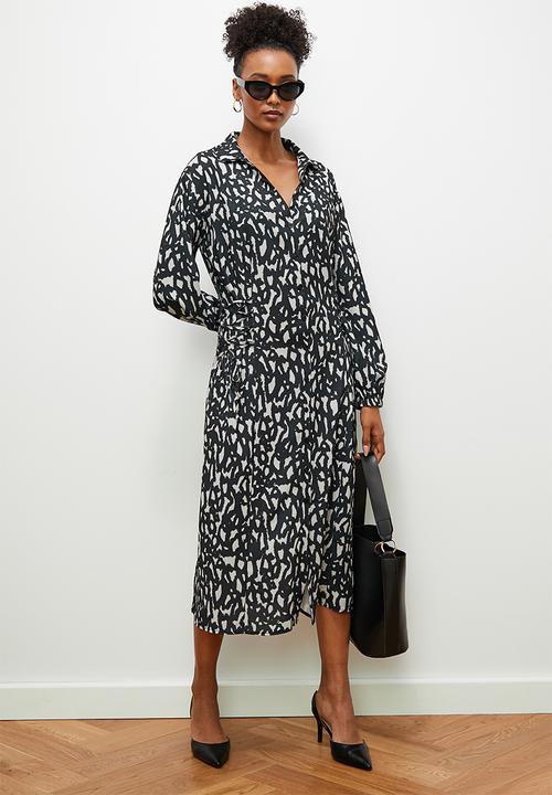 edit - Shirt dress with lace up detail -black stone abstract
