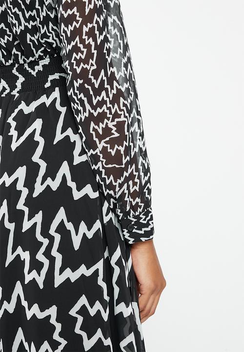 Trendyol - Patterned high neck flowy maxi dress - black