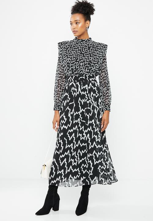Trendyol - Patterned high neck flowy maxi dress - black